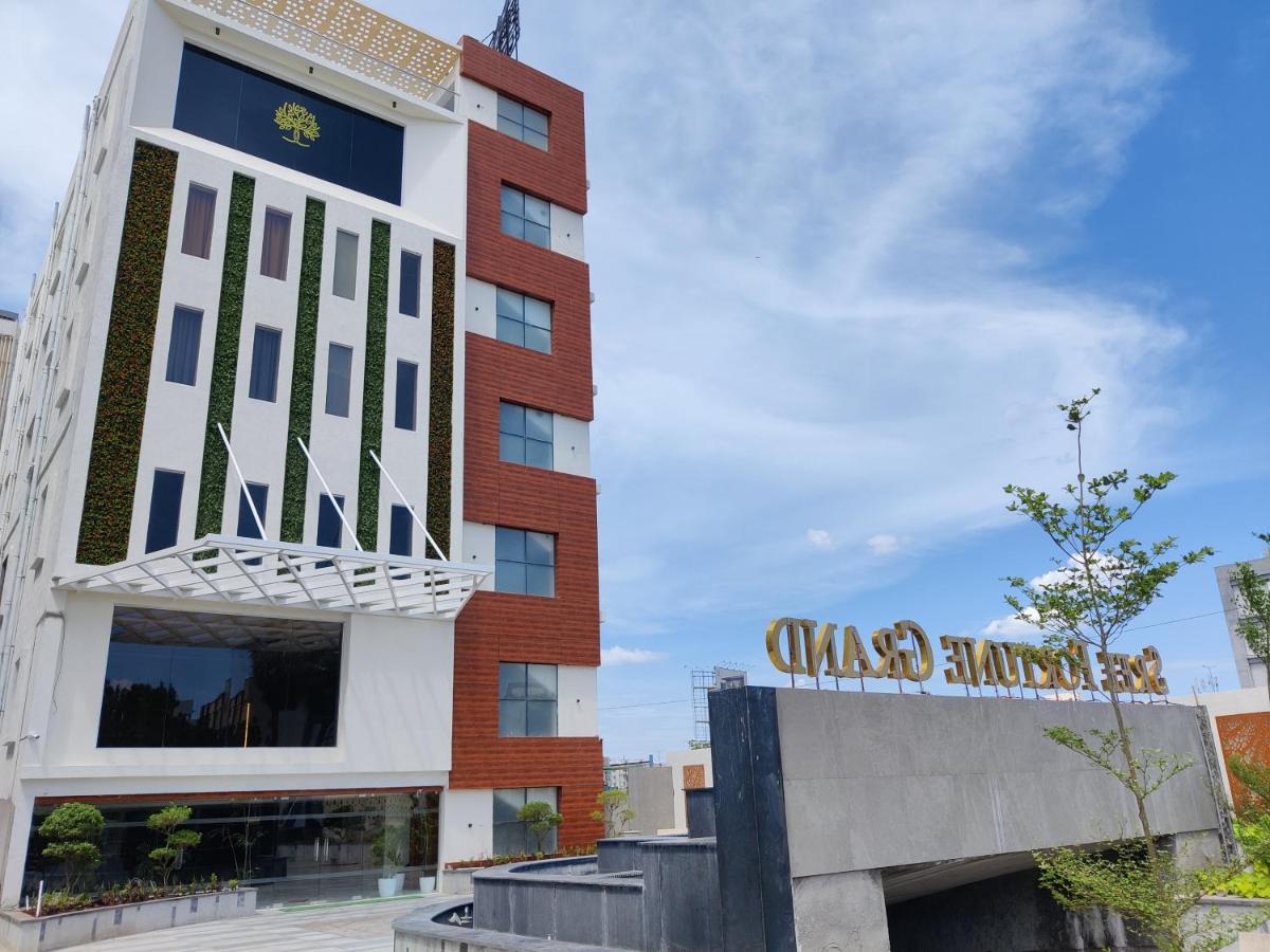 Отель Sree Fortune Grand, Tadepalli Tadepalle Экстерьер фото