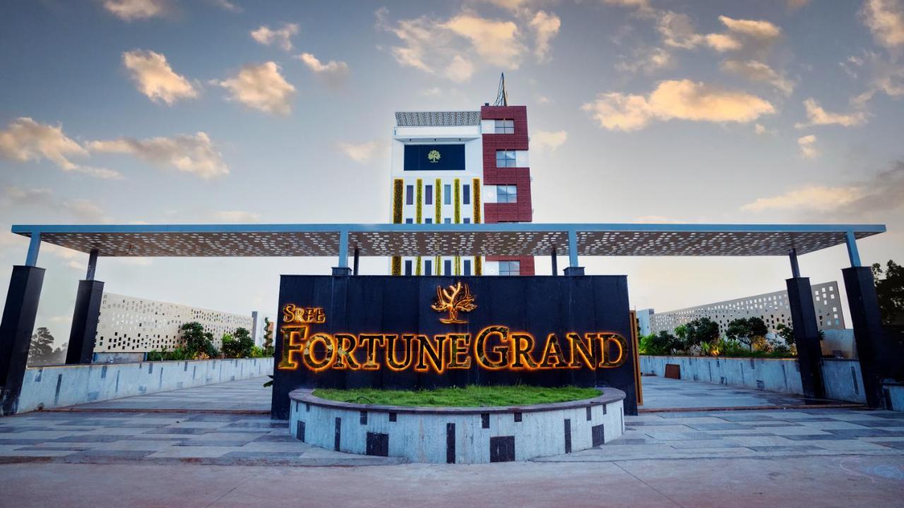 Отель Sree Fortune Grand, Tadepalli Tadepalle Экстерьер фото